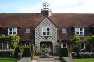 Earls Manor Court- click for photo gallery